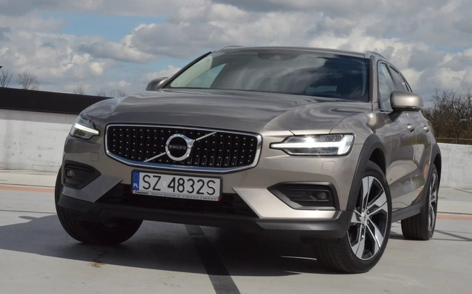 Volvo V60 Cross Country cena 135900 przebieg: 175000, rok produkcji 2021 z Zabrze małe 781